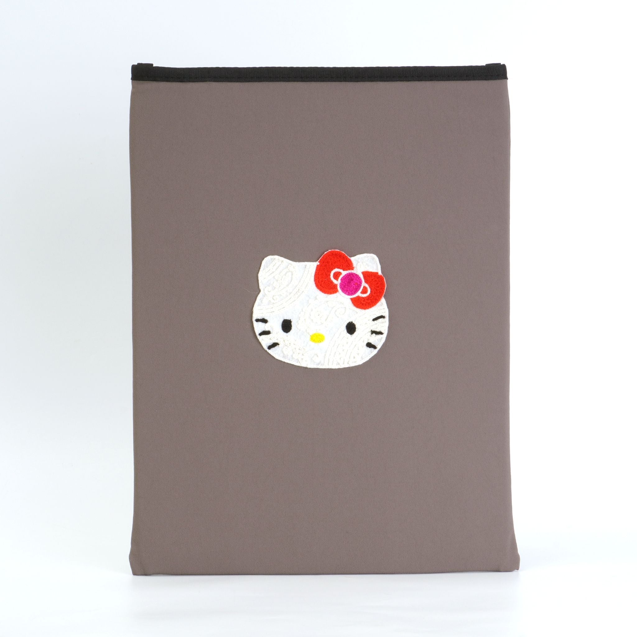 ハローキティ 刺繍モチーフPCケース