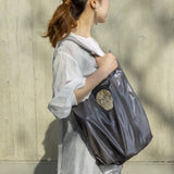 Metallic tote bag (large) / handle gray (selected motif)