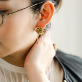 Beads x metal motif earrings