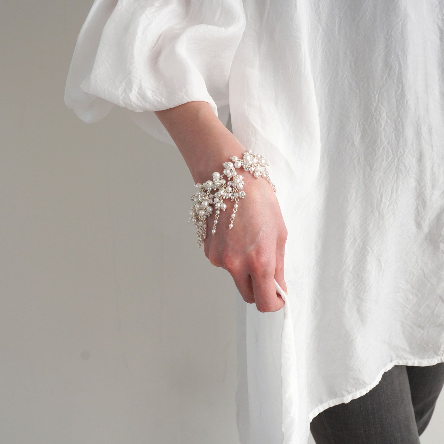 Pearl volume bracelet