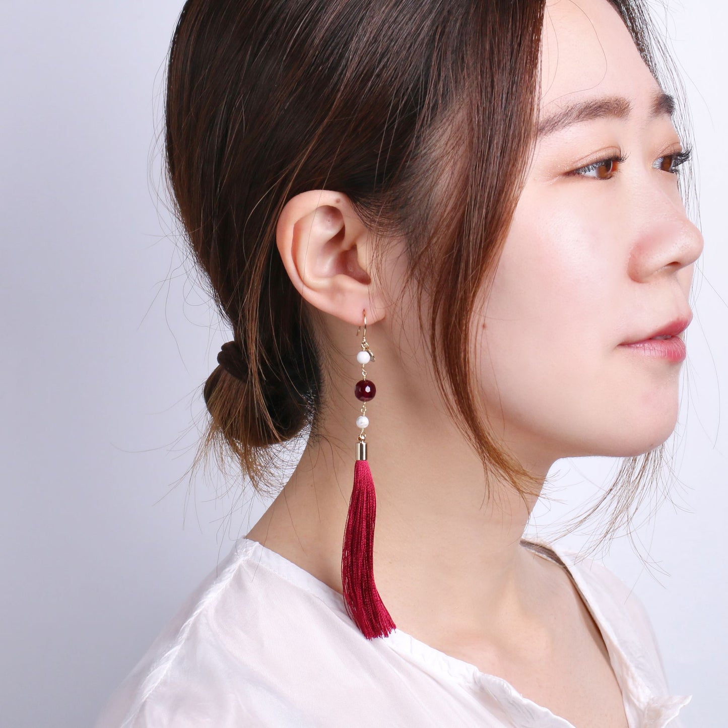 Color -chednony, Howlite and Tassel's hook piercings