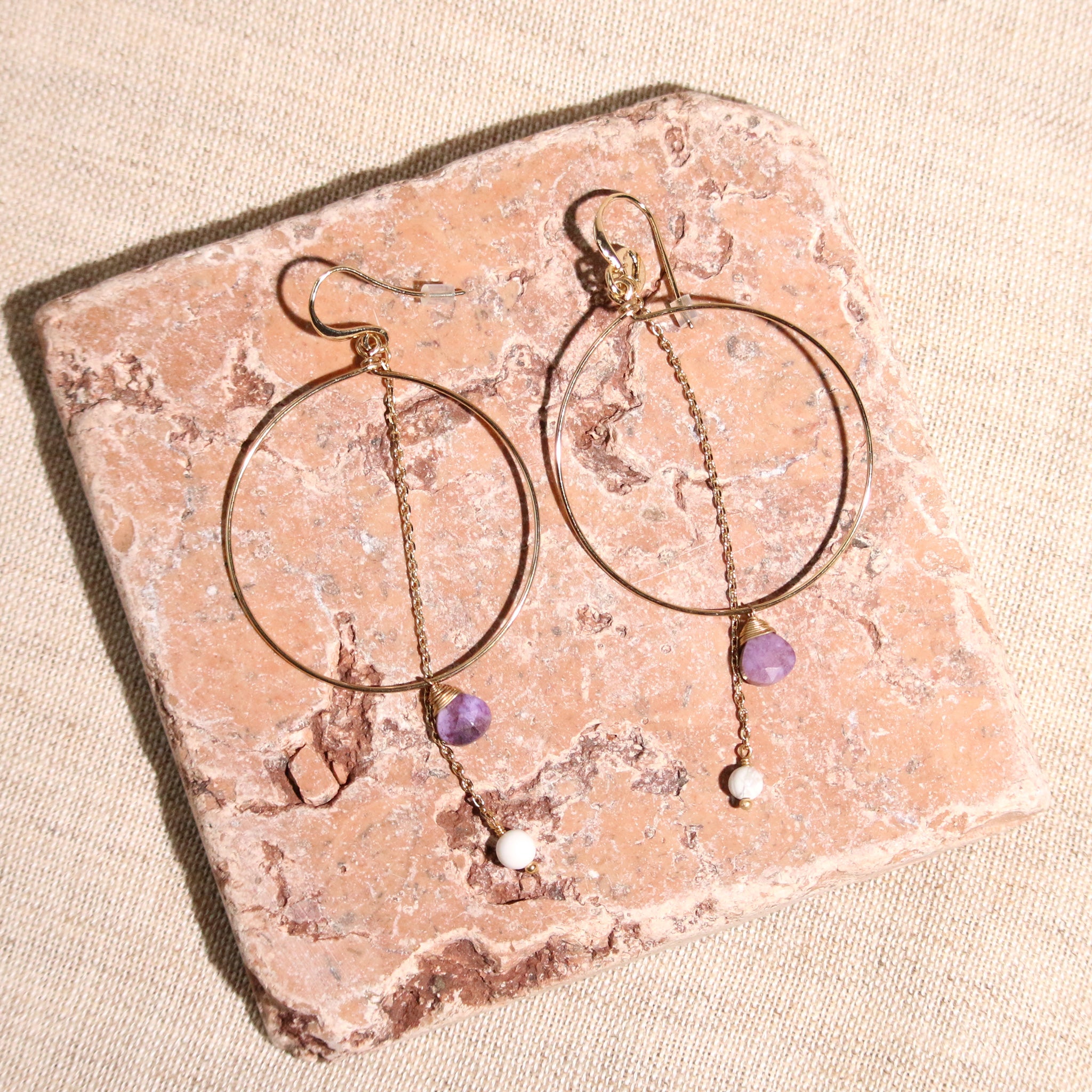Maron -cut Charoite and Haulite's hoop earrings