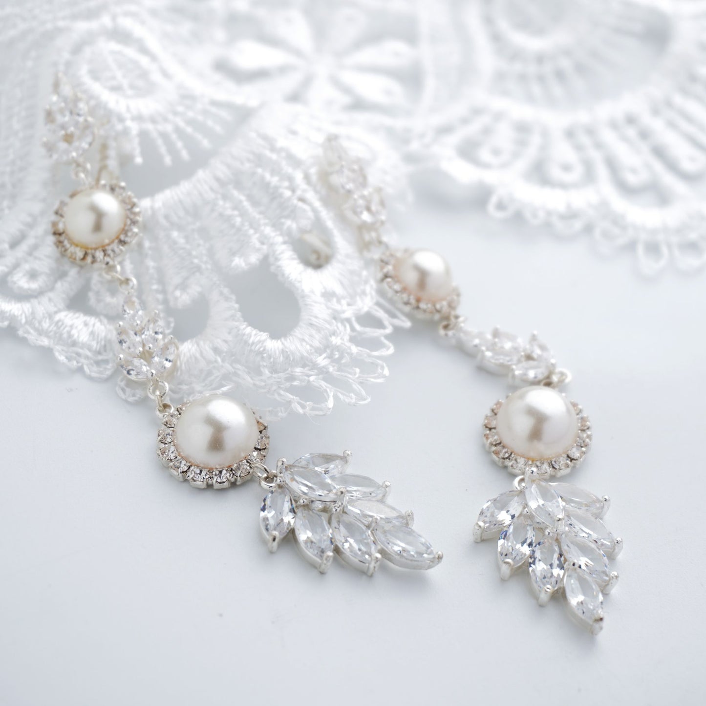 Pearl x Bijou Long earrings