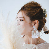 Flower motif x pom pom hlying piercing/earrings