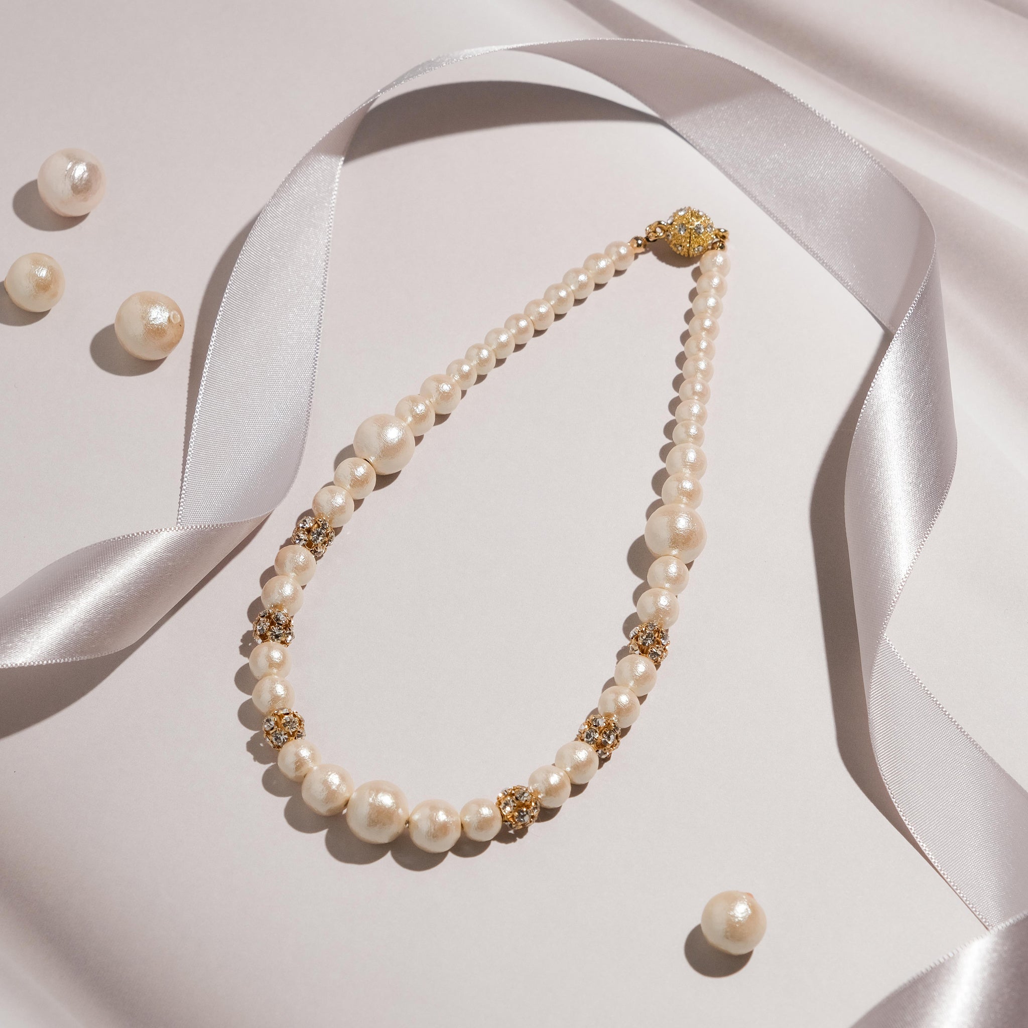 Cotton Pearl x Stone Magnet Short Necklace