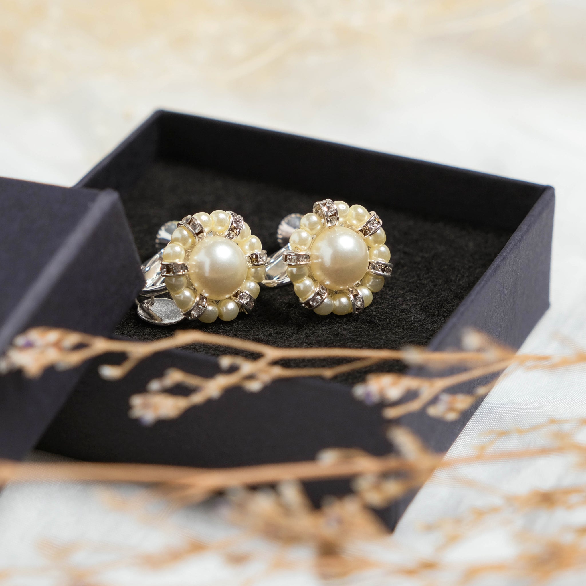 Pearl Flower motif piercing/earrings