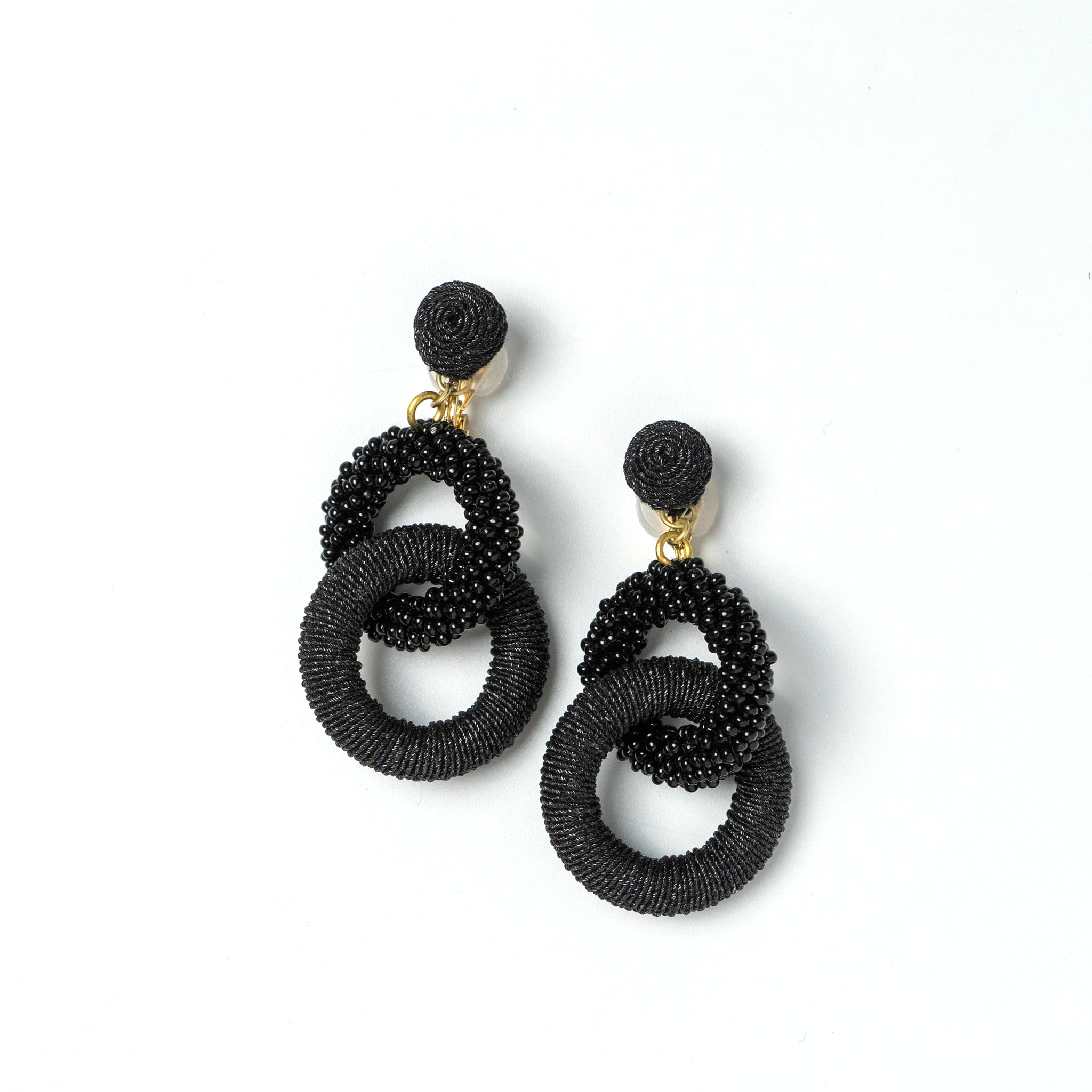 Round design motif piercing/earrings