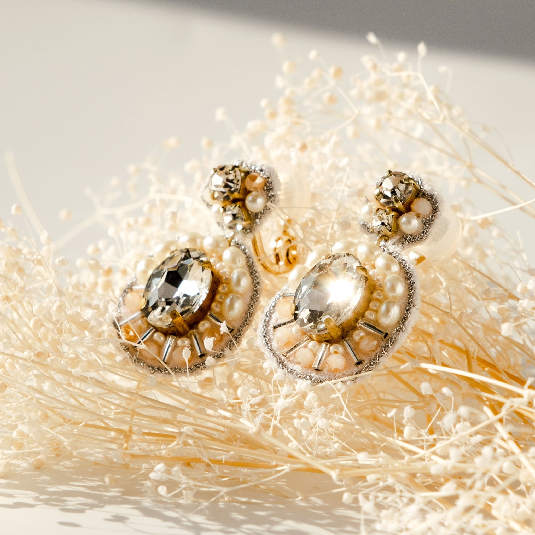 Bijou x Pearl earrings