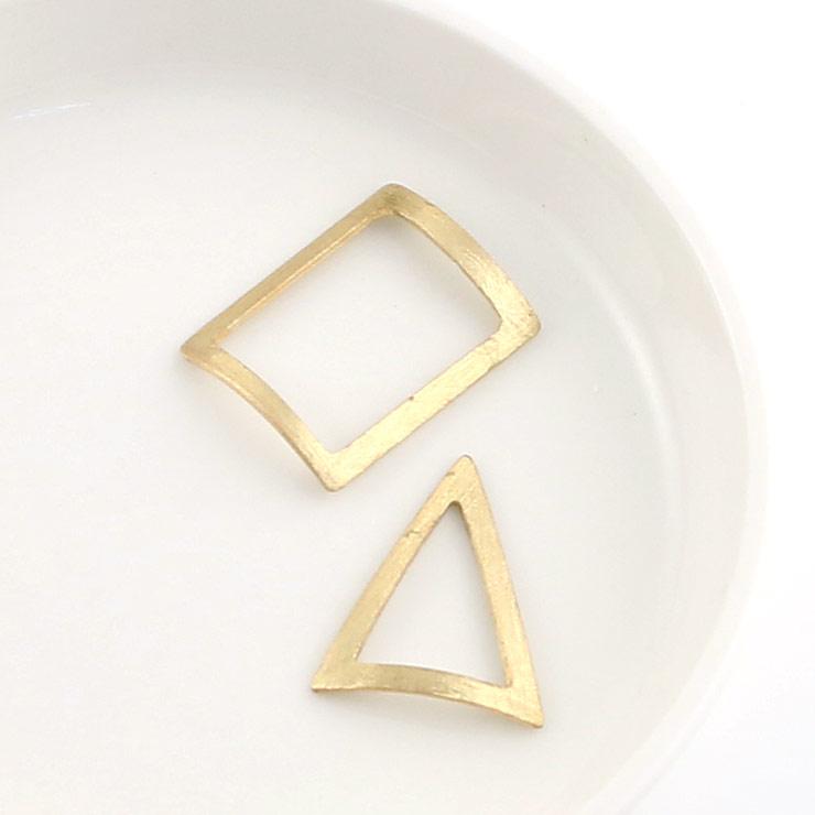 Metal Parts Triangle Curve Curve type 20 × 22mm Dust Gold 1 piece